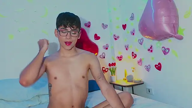 arnold laurent  online show from February 14, 1:13 am