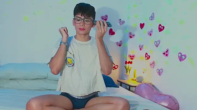 arnold laurent  online show from February 15, 8:22 pm