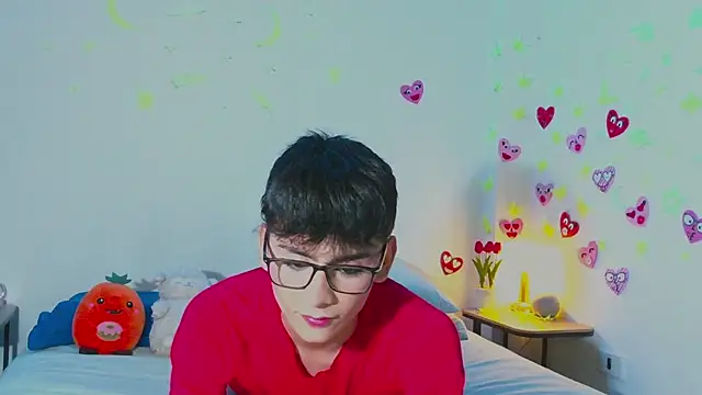 arnold laurent  online show from February 17, 9:19 pm