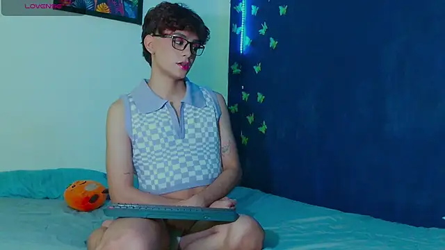 arnold laurent  online show from December 15, 8:40 am