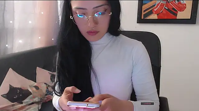 Snapshot of Suzanne_abbey chatting on April 29, 10:05 pm Suzanne abbey online show from April 29, 10:05 pm