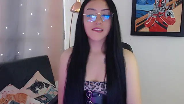 Snapshot of Suzanne_abbey chatting on May 19, 10:49 pm Suzanne abbey online show from May 19, 10:49 pm