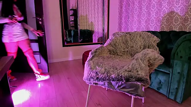 CreamyInkky  online show from December 11, 7:31 am