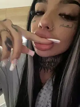 CreamyInkky  online show from January 24, 9:58 pm