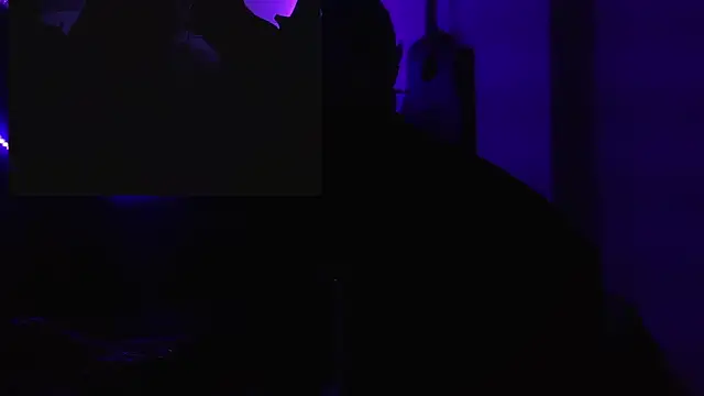 Snapshot of darkclothes chatting on December 25, 6:20 am darkclothes online show from December 25, 6:20 am