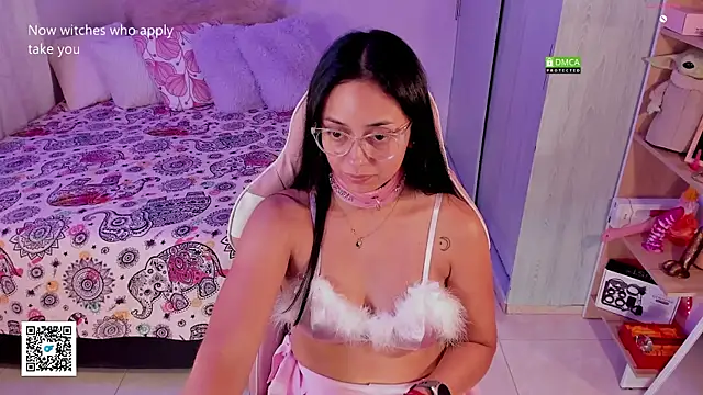 Snapshot of Aleja24Evans chatting on December 13, 12:53 am Aleja24Evans online show from December 13, 12:53 am