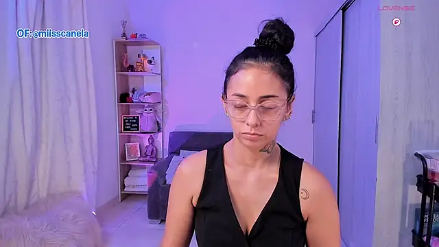 Snapshot of Aleja24Evans chatting on November 28, 12:13 am Aleja24Evans online show from November 28, 12:13 am