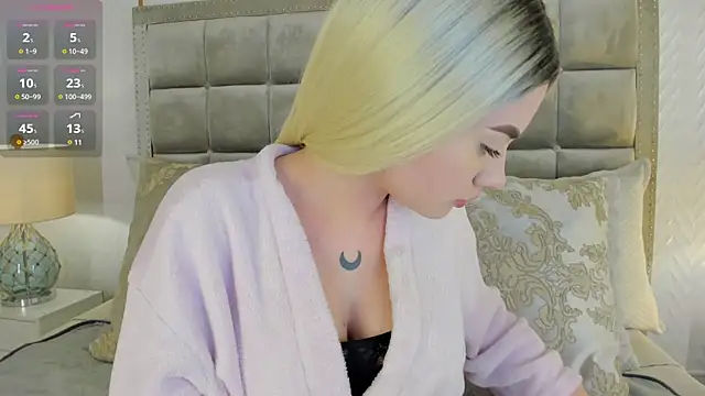 StacyRigel online show from December 19, 4:13 am