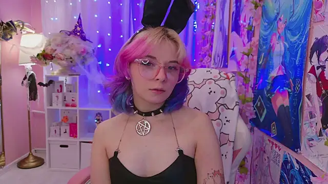 Coconut Mia online show from October 29, 5:25 pm