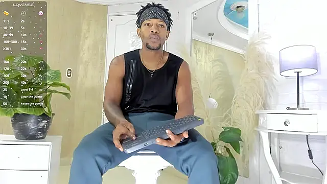 RicoBrown777  online show from April 24, 3:53 am