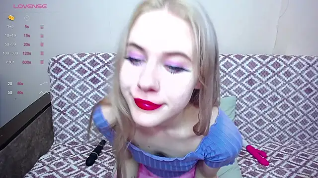 Snapshot of Olivia_Graceee chatting on December 21, 8:39 am Olivia Graceee online show from December 21, 8:39 am