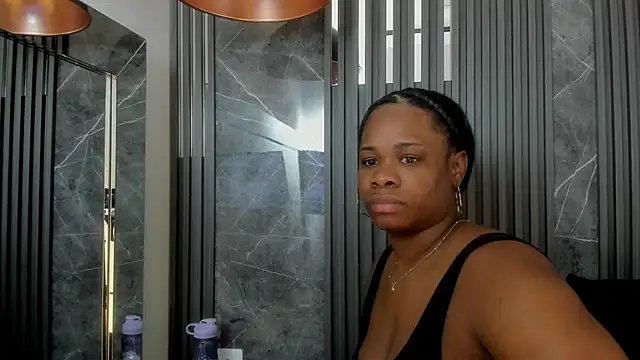 Snapshot of SaraiEvans chatting on February 11, 3:18 am SaraiEvans online show from February 11, 3:18 am