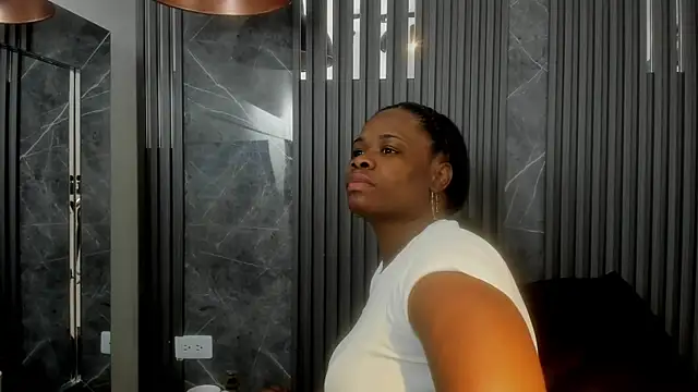 Snapshot of SaraiEvans chatting on February 16, 3:26 am SaraiEvans online show from February 16, 3:26 am