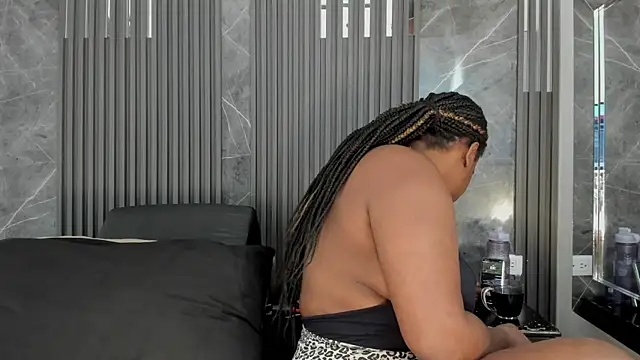 Snapshot of SaraiEvans chatting on September 9, 3:17 am SaraiEvans online show from September 9, 3:17 am