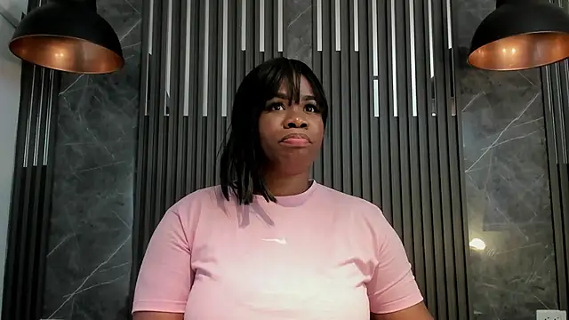 Snapshot of SaraiEvans chatting on November 7, 3:17 am SaraiEvans online show from November 7, 3:17 am