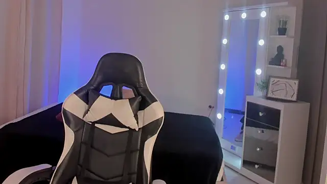 SavannahWildee online show from January 29, 2:21 pm