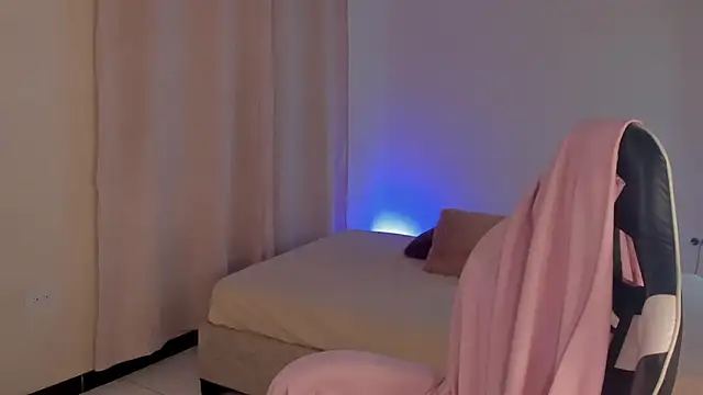 SavannahWildee online show from February 20, 3:52 pm