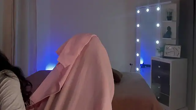 SavannahWildee online show from February 25, 12:03 pm