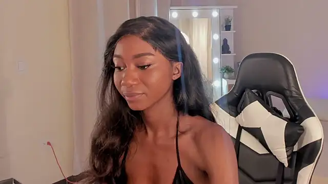 SavannahWildee online show from March 4, 12:44 pm