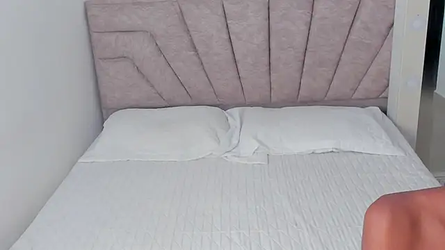 SavannahWildee online show from April 29, 1:26 pm