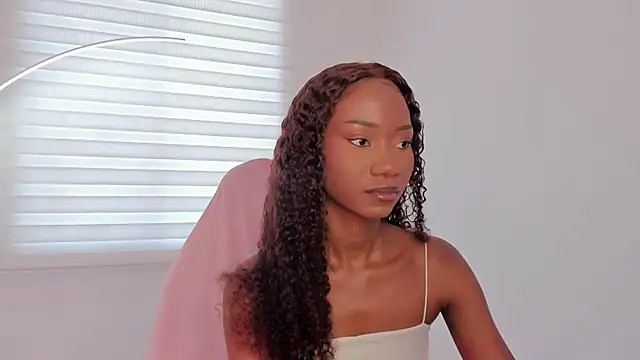 Snapshot of SavannahWildee chatting on June 22, 2:25 pm SavannahWildee online show from June 22, 2:25 pm