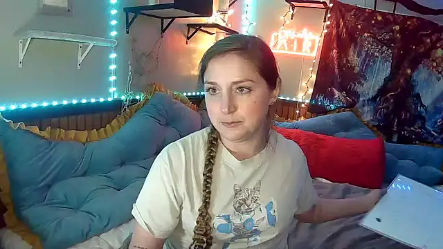 mirannacult online show from December 15, 7:46 am