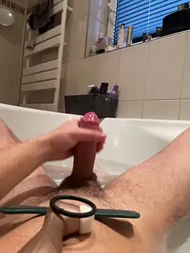 Snapshot of Bigdick0301 chatting on December 28, 2:21 pm Bigdick0301 online show from December 28, 2:21 pm