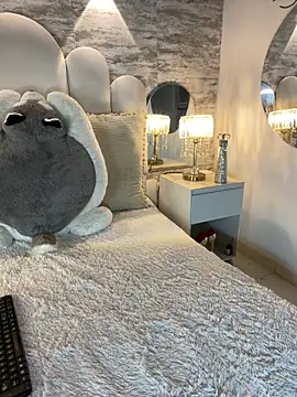  MadiLee  online show from March 10, 1:32 am