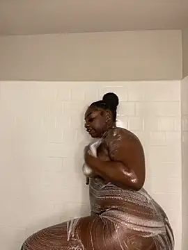 LillShayy online show from December 7, 10:50 pm