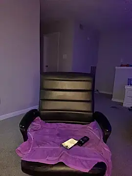 LillShayy online show from December 17, 11:27 pm