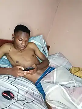 Snapshot of fireboyafrica chatting on December 18, 10:24 pm fireboyafrica online show from December 18, 10:24 pm