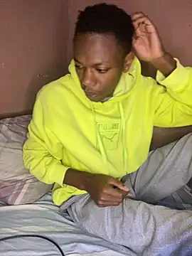 Snapshot of fireboyafrica chatting on October 13, 12:21 am fireboyafrica online show from October 13, 12:21 am