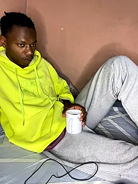 Snapshot of fireboyafrica chatting on October 16, 12:33 am fireboyafrica online show from October 16, 12:33 am