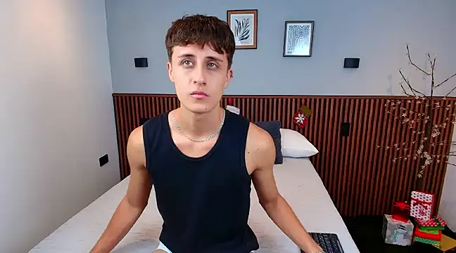 Snapshot of JoseloEvans chatting on December 27, 11:21 pm JoseloEvans online show from December 27, 11:21 pm