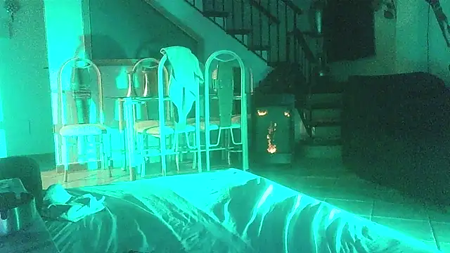 FJcouple online show from December 17, 5:58 pm