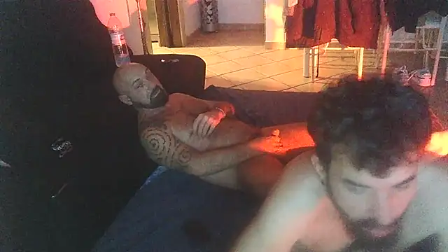 FJcouple online show from December 18, 2:53 am