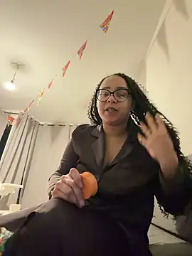 BaddieMelanie online show from February 3, 7:19 pm