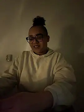 BaddieMelanie online show from February 27, 9:04 pm