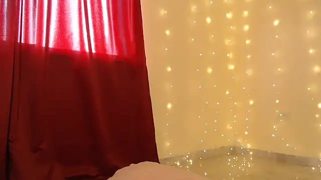 Snapshot of _maiahairy_ chatting on December 1, 9:59 pm maiahairy online show from December 1, 9:59 pm