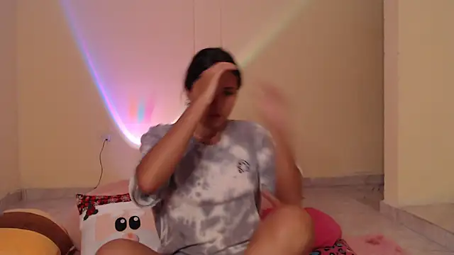 Snapshot of _maiahairy_ chatting on December 10, 10:47 pm maiahairy online show from December 10, 10:47 pm