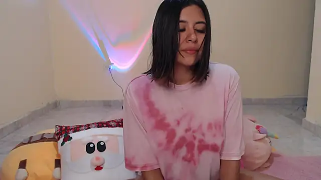 Snapshot of _maiahairy_ chatting on December 14, 12:11 am maiahairy online show from December 14, 12:11 am