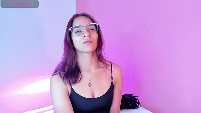 Scarlet Red  online show from January 15, 12:04 pm