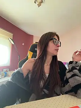 Snapshot of SOFIASWEETSECRETT chatting on March 3, 9:15 am SOFIASWEETSECRETT online show from March 3, 9:15 am