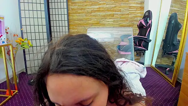 Snapshot of AishaRouhi chatting on December 22, 6:10 am AishaRouhi online show from December 22, 6:10 am