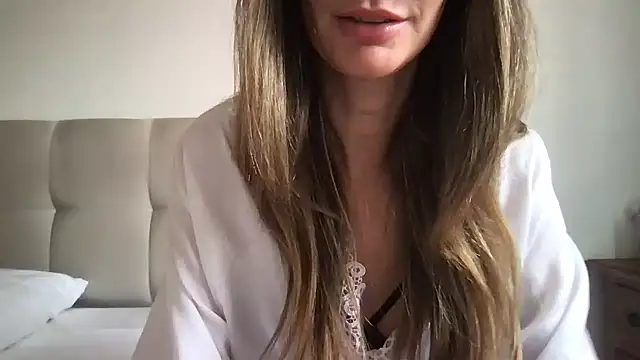 paolajonez online show from December 4, 3:32 pm