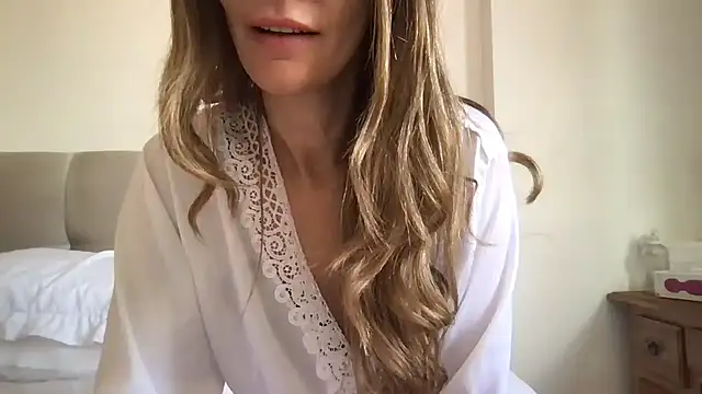 paolajonez online show from December 16, 11:12 am