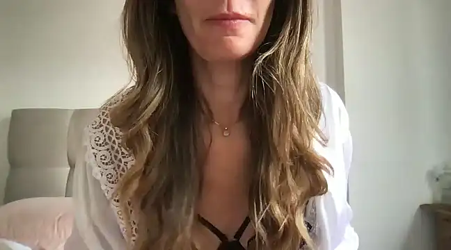 paolajonez online show from January 9, 1:13 pm