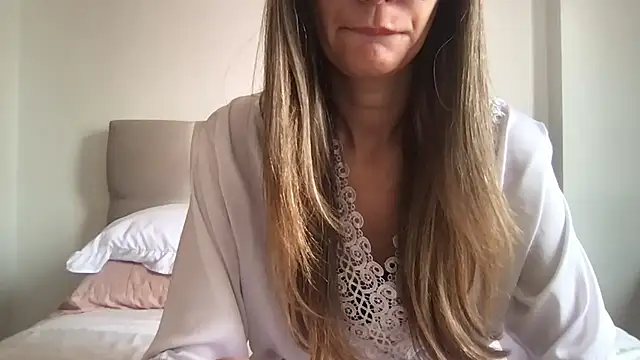 paolajonez online show from January 14, 11:42 am