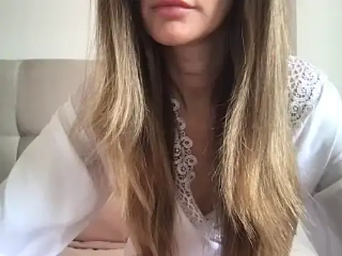 paolajonez online show from February 21, 5:09 pm