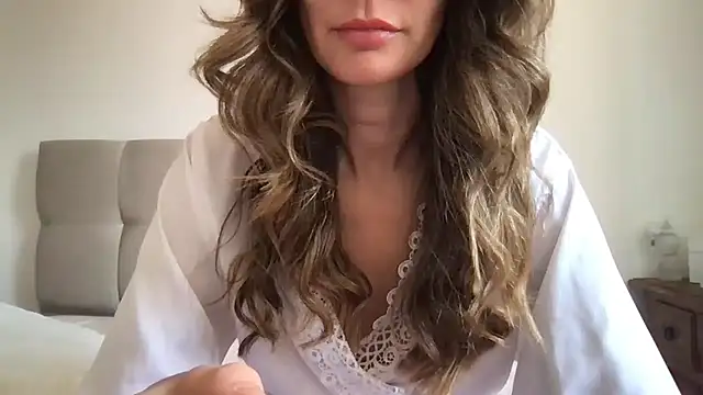 paolajonez online show from March 5, 2:45 pm